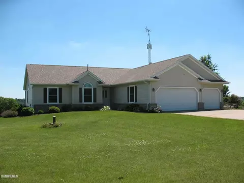23-50 Broadview Dr, Lanark, IL 61046 photo 1