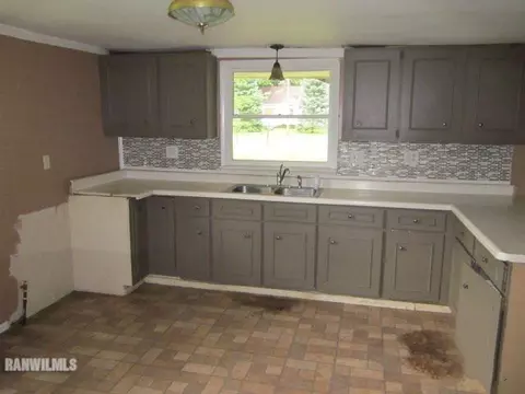 1124 W Main St, Thomson, IL 61285 photo 9
