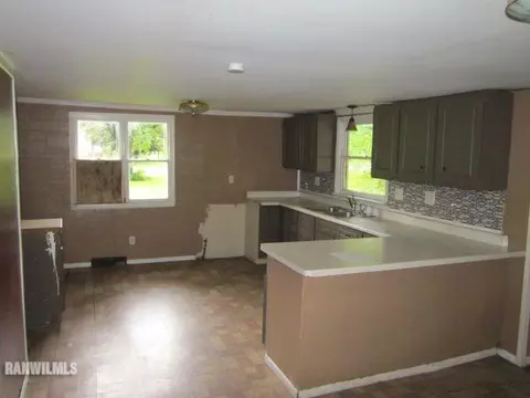 1124 W Main St, Thomson, IL 61285 photo 8