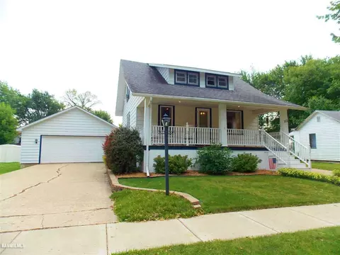 111 3rd Ave, Forreston, IL 61030 photo 1
