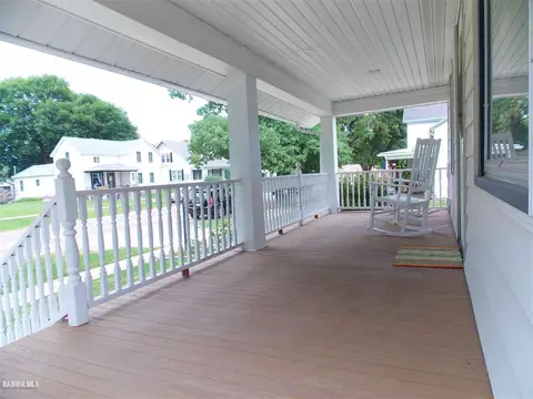 111 3rd Ave, Forreston, IL 61030 photo 2