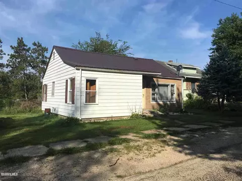 219 Calumet, Savanna, IL 61074