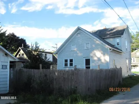215 S Cherry Ave, Freeport, IL 61032 photo 14