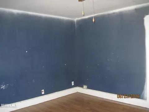 215 S Cherry Ave, Freeport, IL 61032 photo 9