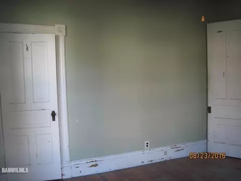 215 S Cherry Ave, Freeport, IL 61032 photo 7