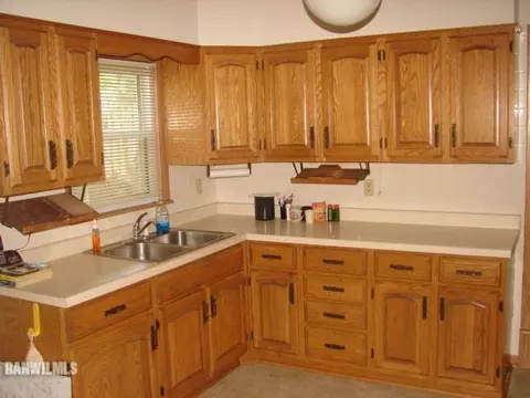 1124 S State Ave, Freeport, IL 61032 photo 12
