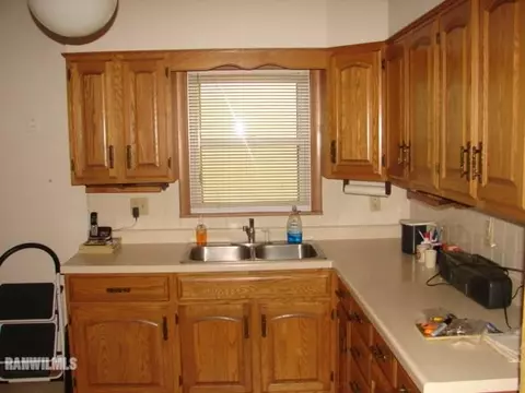 1124 S State Ave, Freeport, IL 61032 photo 14