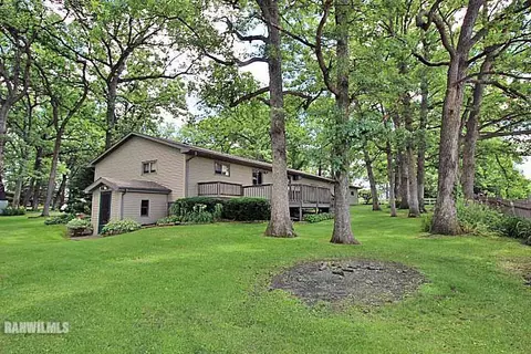 974 Angle Rd, Freeport, IL 61032 photo 2