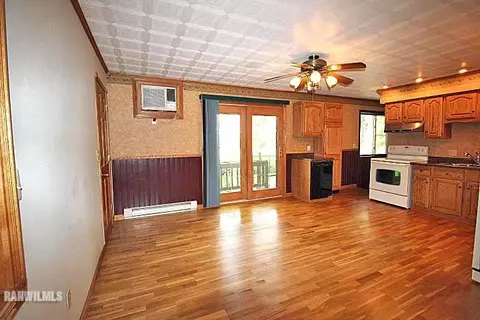 974 Angle Rd, Freeport, IL 61032 photo 5