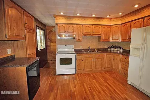 974 Angle Rd, Freeport, IL 61032 photo 4
