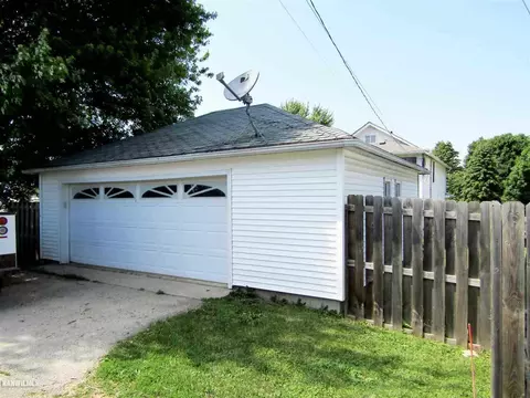 222 E Prairie St, Lanark, IL 61046 photo 4