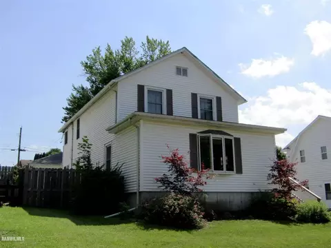 222 E Prairie St, Lanark, IL 61046 photo 2