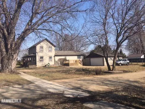 323 Calvert Ave, Chadwick, IL 61014 photo 17