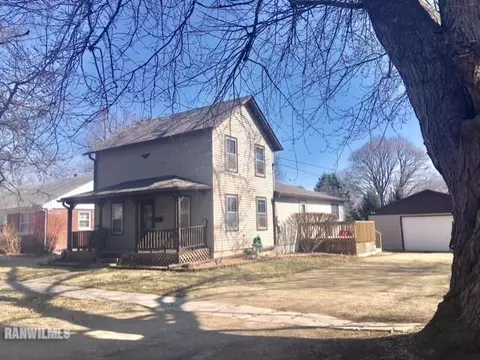 323 Calvert Ave, Chadwick, IL 61014 photo 1