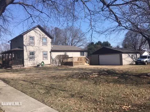 323 Calvert Ave, Chadwick, IL 61014 photo 3