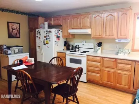 323 Calvert Ave, Chadwick, IL 61014 photo 6