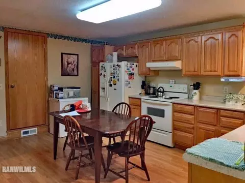 323 Calvert Ave, Chadwick, IL 61014 photo 5
