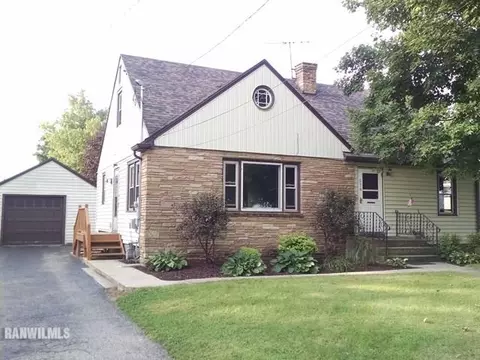 536 W 7th St, Pecatonica, IL 61063 photo 1