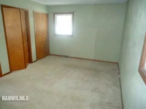 1837 N Ridge Dr, Freeport, IL 61032 photo 4