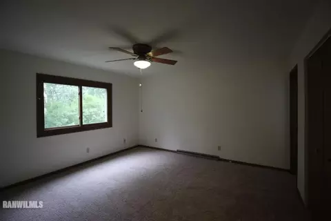2418 Glenview Dr, Freeport, IL 61032 photo 12