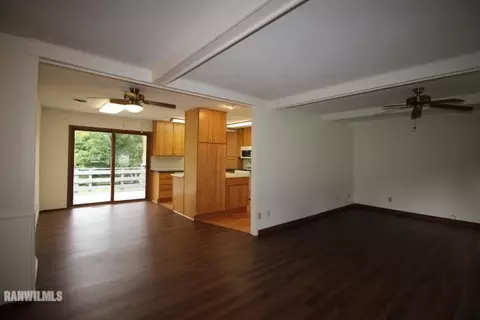 2418 Glenview Dr, Freeport, IL 61032 photo 7