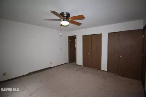 2418 Glenview Dr, Freeport, IL 61032 photo 11