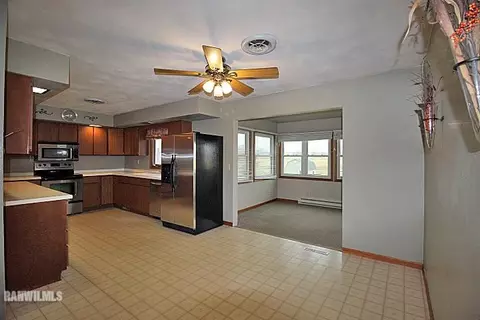 1100 Jay St, Freeport, IL 61032 photo 6
