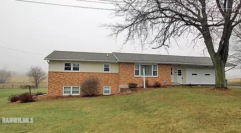 1100 Jay St, Freeport, IL 61032 photo 1