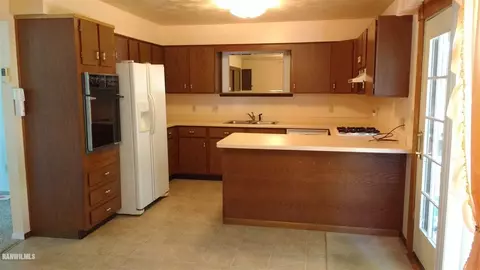 2410 Mallard Dr, Freeport, IL 61032 photo 3