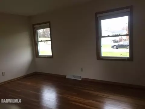 509 E Washington St, Durand, IL 61024 photo 7
