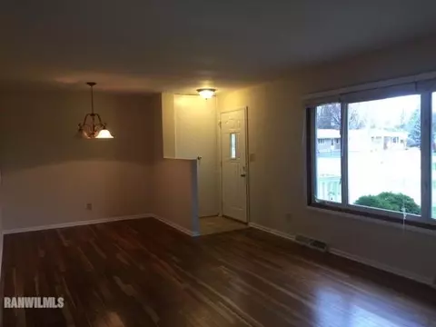 509 E Washington St, Durand, IL 61024 photo 2