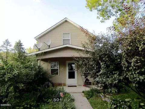 304 E 2nd St, Leaf River, IL 61047 photo 1