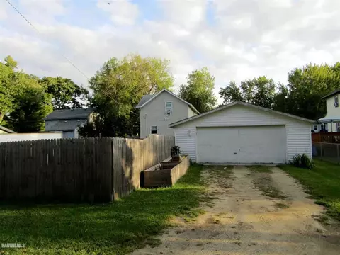 304 E 2nd St, Leaf River, IL 61047 photo 14