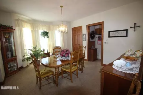 734 W Ringold St, Freeport, IL 61032 photo 8