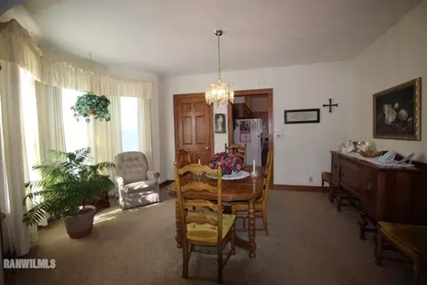 734 W Ringold St, Freeport, IL 61032 photo 7