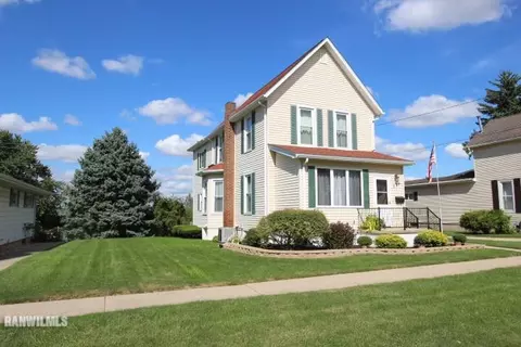 734 W Ringold St, Freeport, IL 61032 photo 2