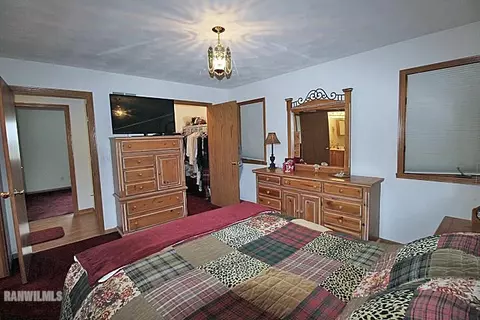 1760 W Apache Trl, Freeport, IL 61032 photo 16