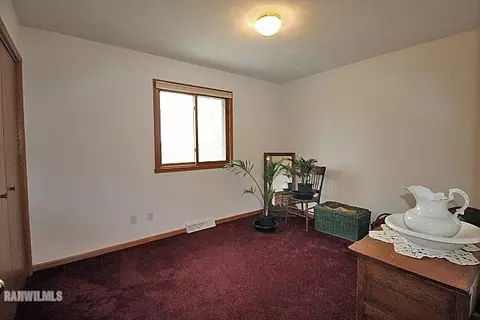 1760 W Apache Trl, Freeport, IL 61032 photo 20