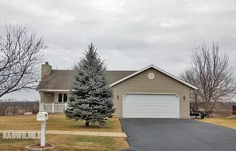 1760 W Apache Trl, Freeport, IL 61032 photo 2