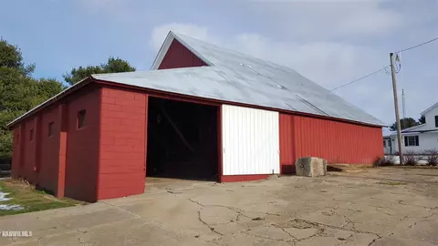 22145 Telegraph Rd, Chadwick, IL 61014 photo 5