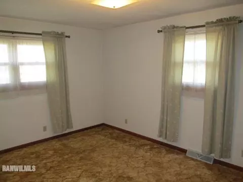 2329 Mallard Dr, Freeport, IL 61032 photo 5