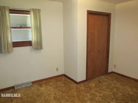 2329 Mallard Dr, Freeport, IL 61032 photo 7