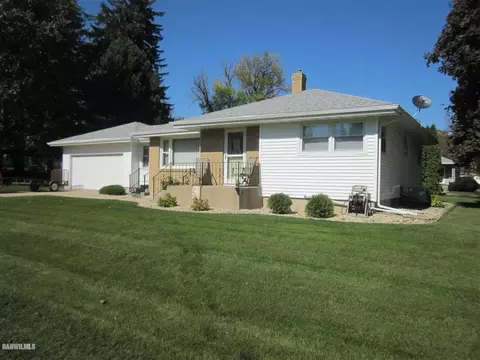 106 E Willow St, Forreston, IL 61030 photo 1