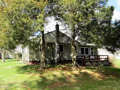 106 Cardinal Ct, Mount Carroll, IL 61053 photo 3