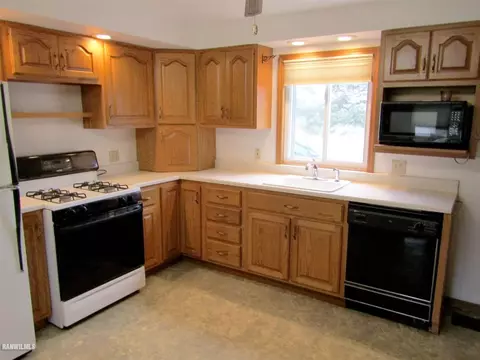 106 Cardinal Ct, Mount Carroll, IL 61053 photo 6