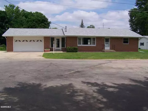 235 Parker Ct, Lanark, IL 61046 photo 1