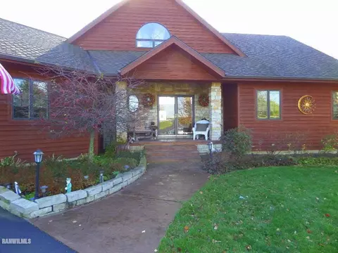 28-35 Southview Dr, Lanark, IL 61046 photo 3