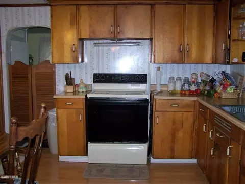 128 W Locust St, Lanark, IL 61046 photo 2