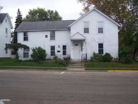 128 W Locust St, Lanark, IL 61046 photo 1