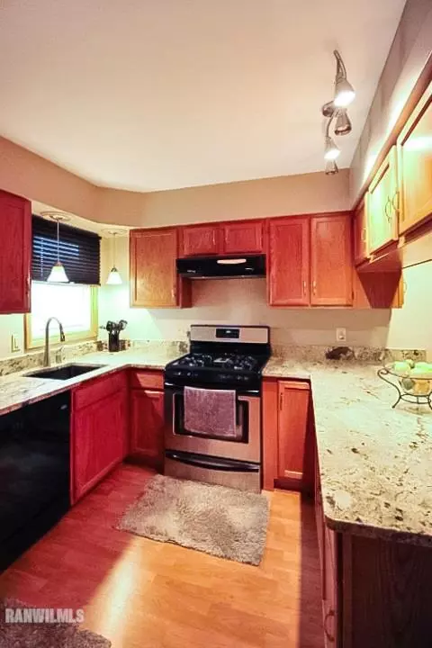 1821 N Ridge Dr, Freeport, IL 61032 photo 11